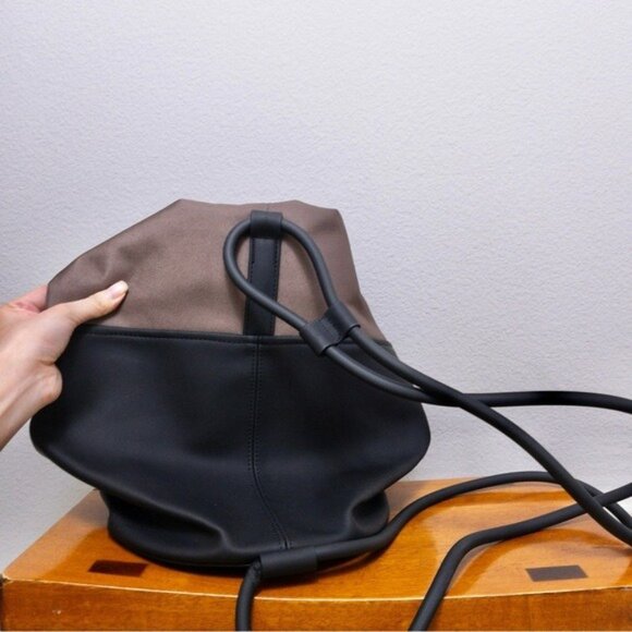 NWT Rains Bucket Sling Mini Bag OS Wood Black Roll Top Backpack Waterproof - Picture 11 of 15